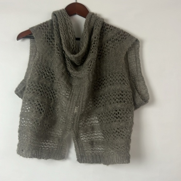 Relais Knitwear Shrug Soft Grey knitted silver accent - Picture 4 of 5